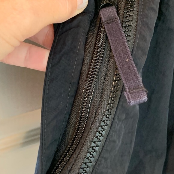 Men’s Nike Air Small 1/4 zip black pullover rain jacket/hooded windbreaker - Picture 12 of 16